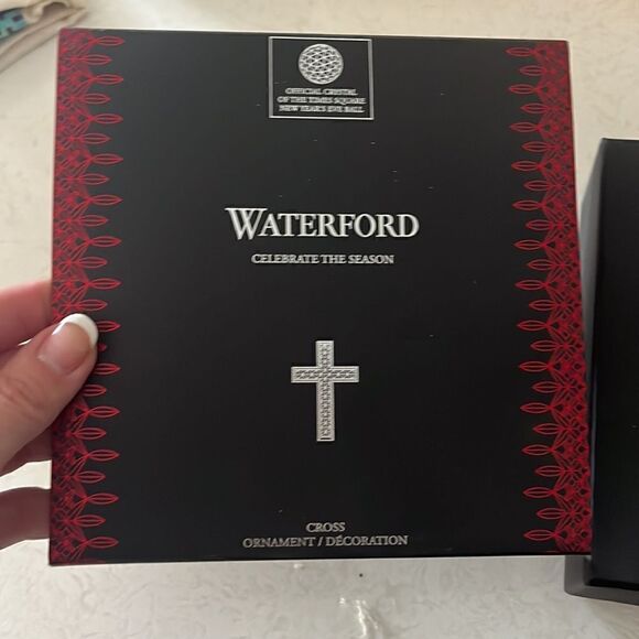 Waterford crystal cross ornament New in box - Picture 4 of 5